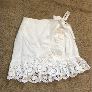White Short skirt with fin bottom design